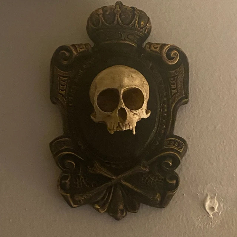 Hanging Skull Plaque