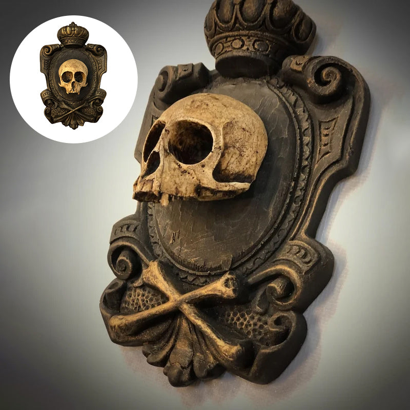 Hanging Skull Plaque